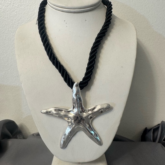 Golden girls statement Necklace, Minimalist Golden Hypoallergenic… - Picture 10 of 13